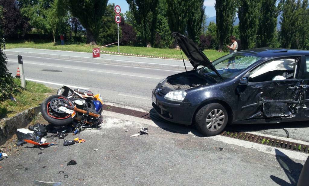 Incidente moto auto