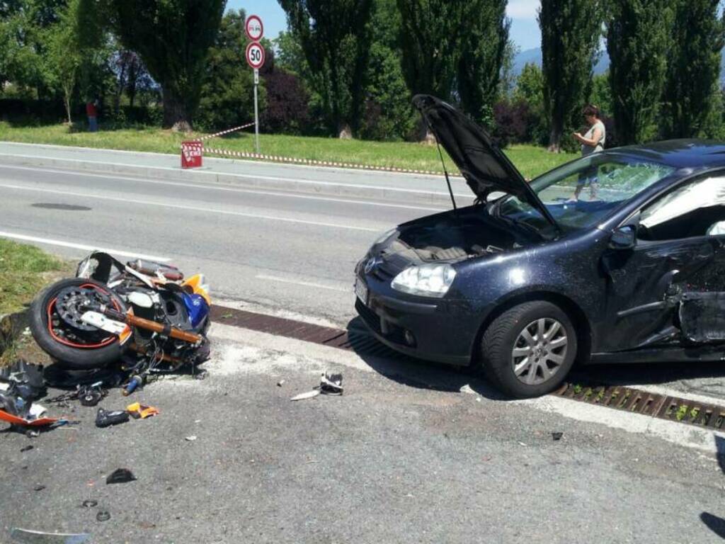 Incidente moto auto