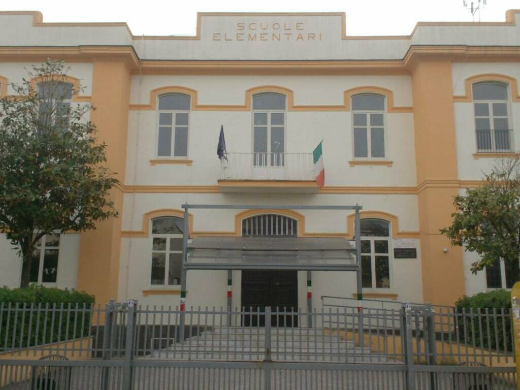 scuola elementare  De Amicis